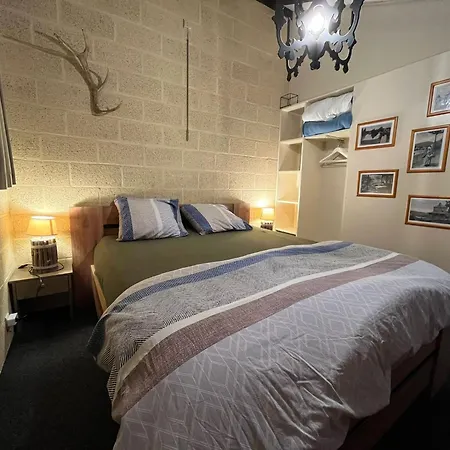Le Vieux Sart 32 Coo * סטבלוט